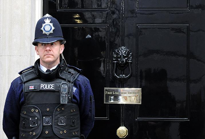 İngiltere'de polise elektroşok cihazı önerisi