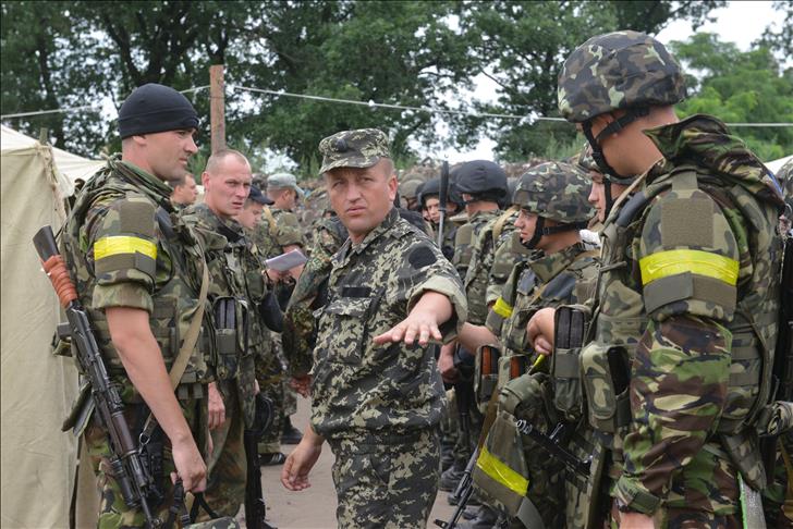 Ukraine separatists 'call up 100,000 troops'