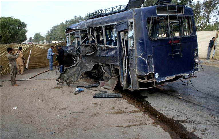 7 killed by petrol bomb attack on Bangladesh bus