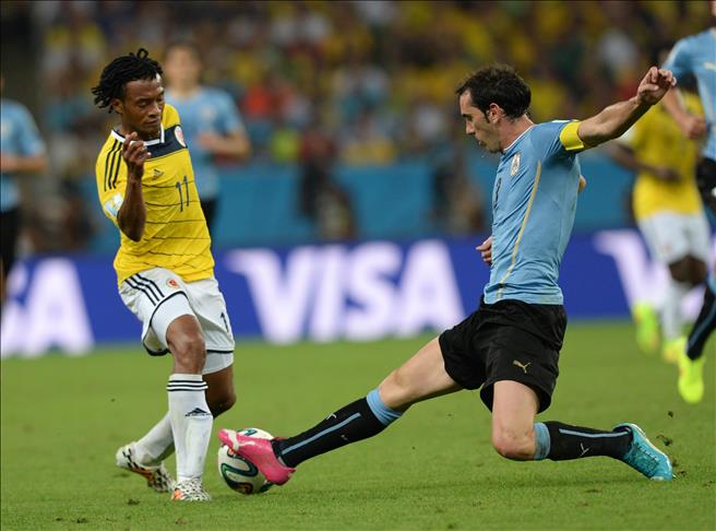 Football: Chelsea sign Colombian winger Cuadrado