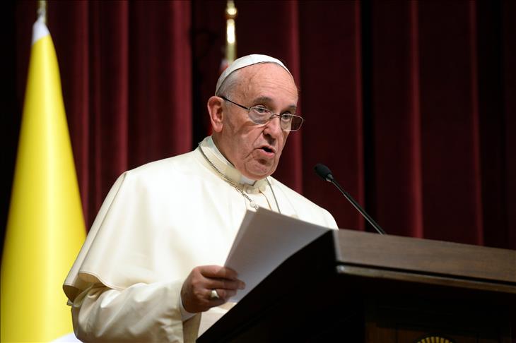 Pope urges Greek bishops to encourage hope