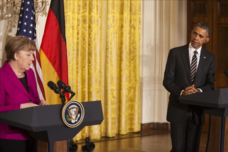 Obama, Merkel warn of new options on Ukraine