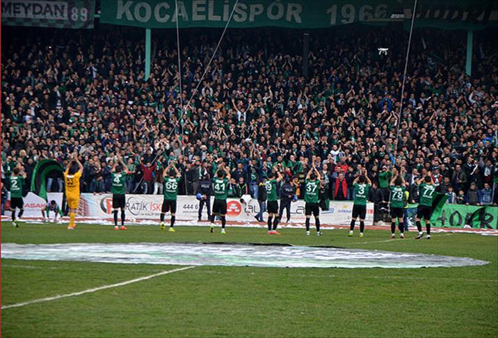 Taraftar Kocaelispor'u yalnız bırakmıyor