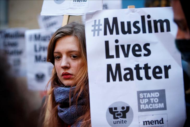 Scores protest against BBC coverage of US Muslim murders