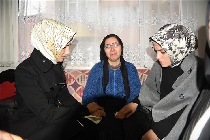 Turkey: Erdogan's daughters visit family of slain young woman