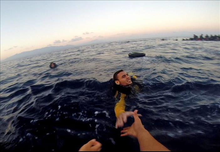 Italian coast guards rescue 2,000 migrants off of Libya