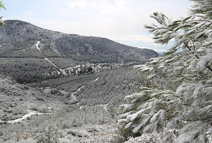 Kıbrıs'ta yoğun kar yağışı