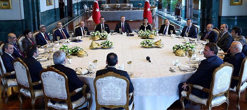 Başkanlık sistemi konuşuldu