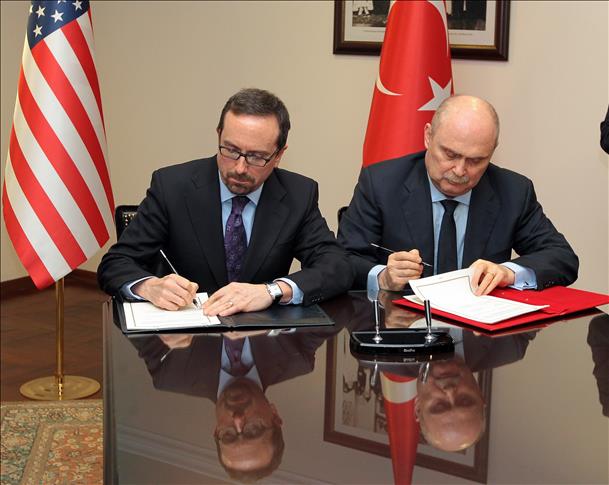 Turkey, US ink deal to train-equip Syrian opposition