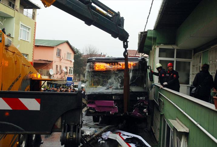Sarıyer'de otobüs kazası: 2 ölü 8 yaralı