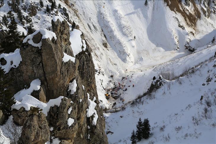 Afghanistan: 31 dead, 15 trapped after avalanches hit Panjsher province