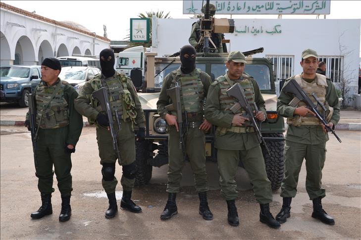 Tunisia beefs up security along Libya border