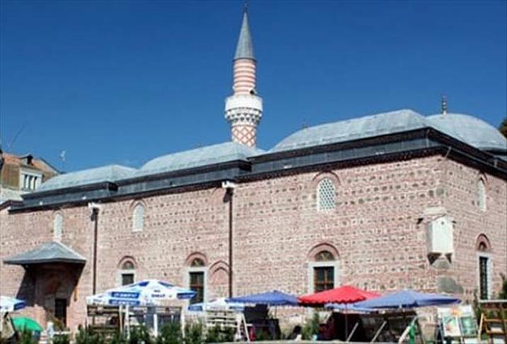 Bulgaristan'da camiye ırkçı saldırı