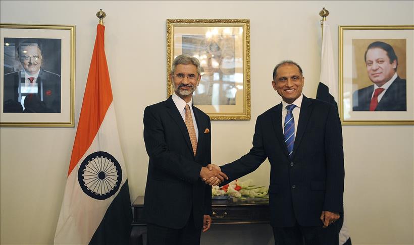 Pakistan and India resume peace talks
