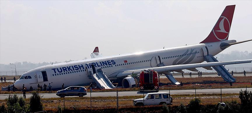 THY uçağı Nepal'de pistten çıktı