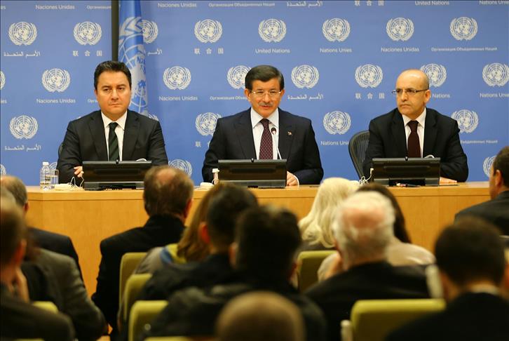 Turkey PM criticizes lack of Syria conflict strategy