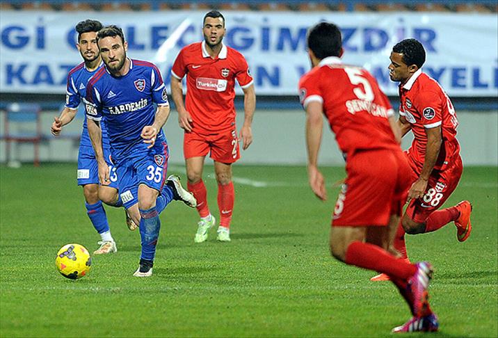Karabükspor "ateşle" oynuyor