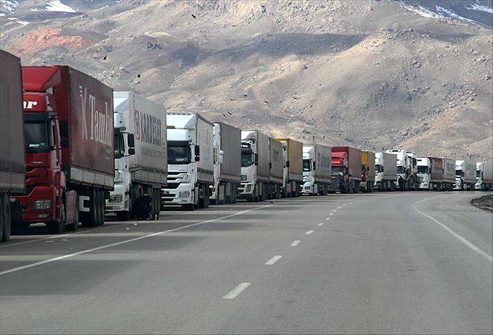 'İran Türk nakliyecilerine eziyet çektiriyor'
