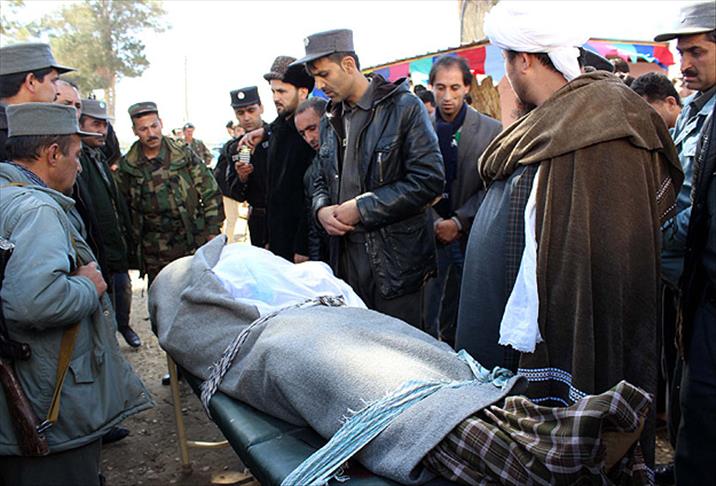 Afganistan'da protestocuların üzerine ateş açıldı