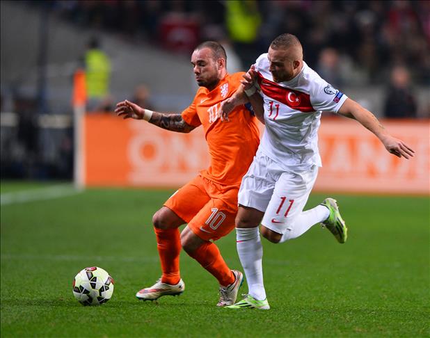 Football: Netherlands' late equalizer upsets Turkey