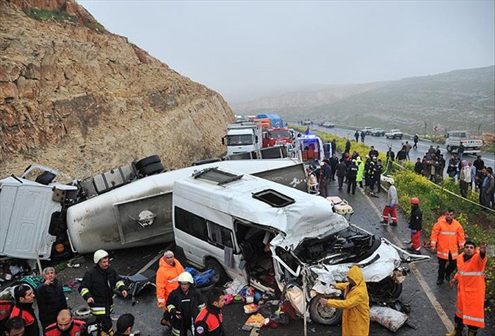 Traffic accident in southeast Turkey leaves 13 dead