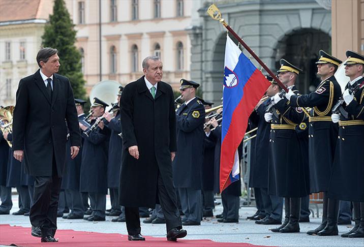 Erdoğan Slovenya'da törenle karşılandı