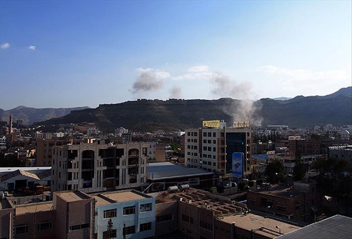 Coalition planes strike air defense camp in Yemen's Taizz