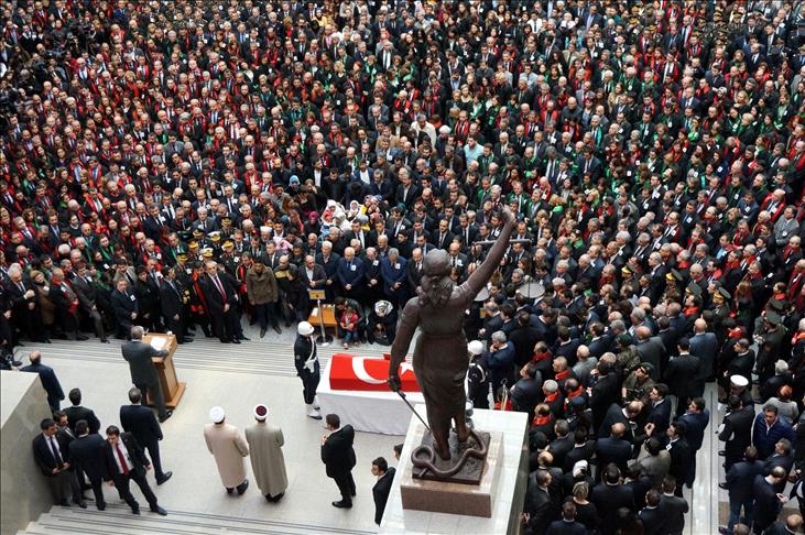 Emotional ceremony for slain prosecutor in Istanbul