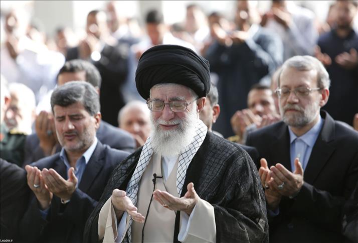 Iran, Lideri shpirtëror i vendit "fal" 809 të dënuar