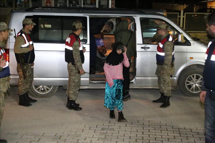 Turkey detains 9 British, one French near Syrian border