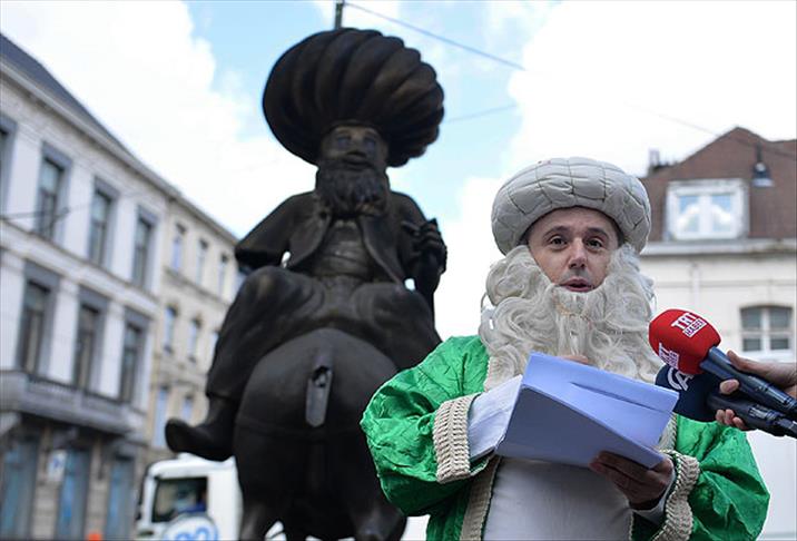 Brüksel'de Nasreddin Hoca heykeli önünde eylem