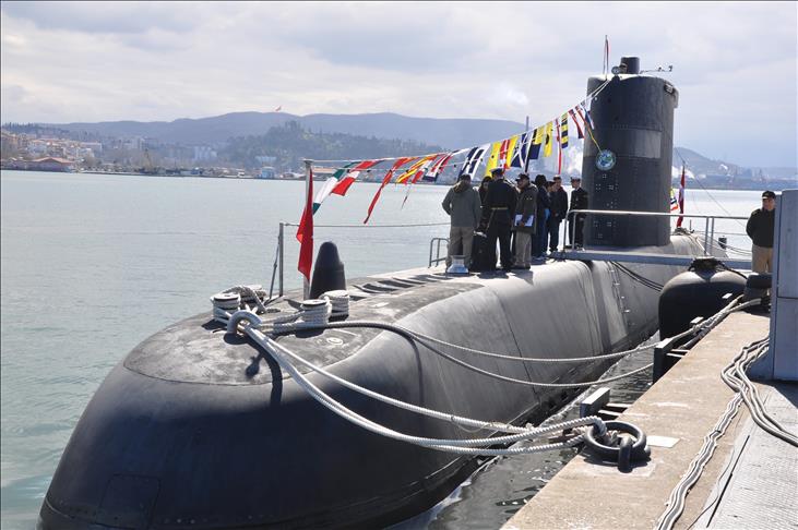 Pakistan to buy eight submarines from China