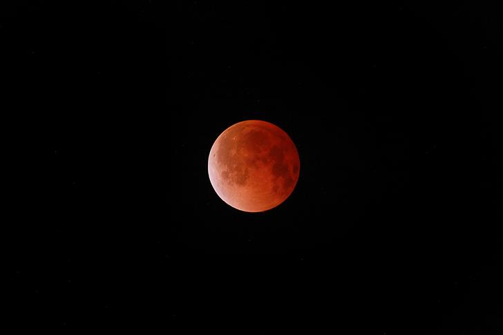 Une "lune de sang" se produira samedi