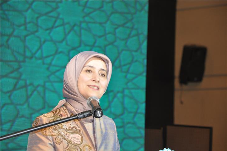 Mentality should direct fashion, says spouse of Turkish PM