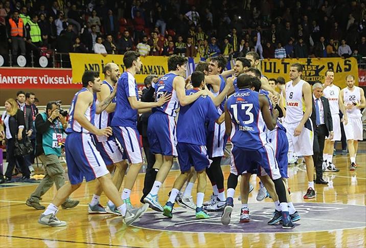 فنربهتشه وأناضولو أفس التركيان يتأهلان لربع النهائي الأوروبي للسلة