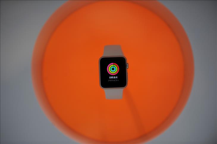 Apple Watch pre-orders sell out in minutes
