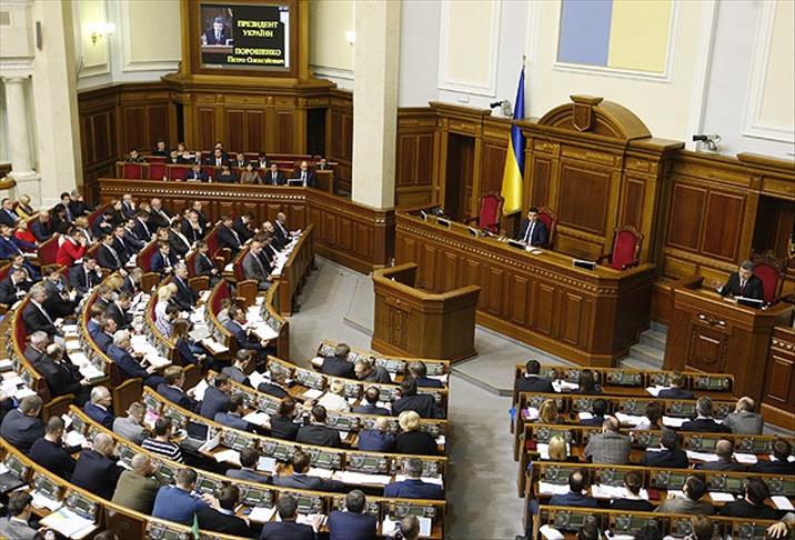 В Украине запрещена символика коммунистов и нацистов