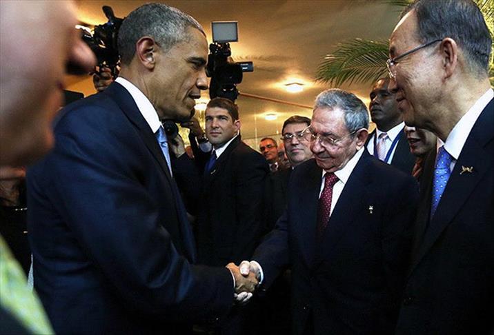 Obama ve Castro ilk kez bir araya geldi