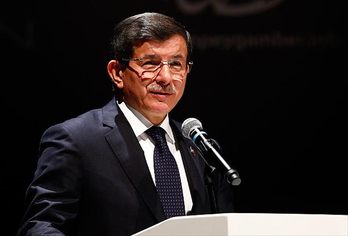 "Hazreti Peygamber'in ayak izinin tozu olmak şereftir"