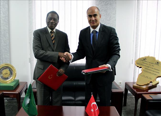 Turkey donates $1mn to AU for combating Ebola