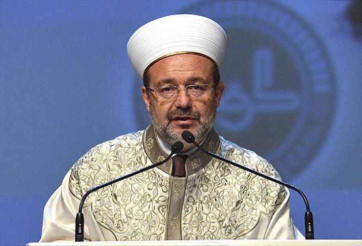 Le chef des Affaires religieuses turques attristé par les propos du Pape François