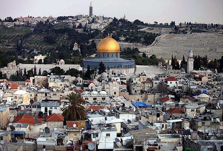 Palestinian cars in Jerusalem for 1st time since 2000