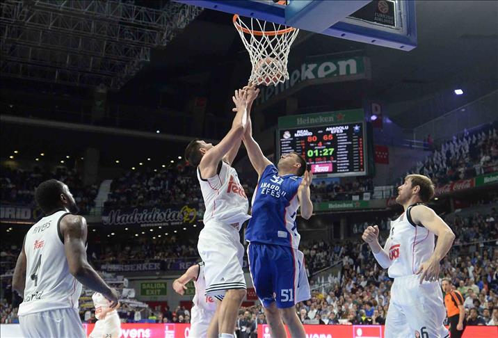 Anadolu Efes Real Madrid'e yenildi