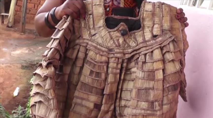 Cameroun, quand les feuilles de bananiers servent la mode