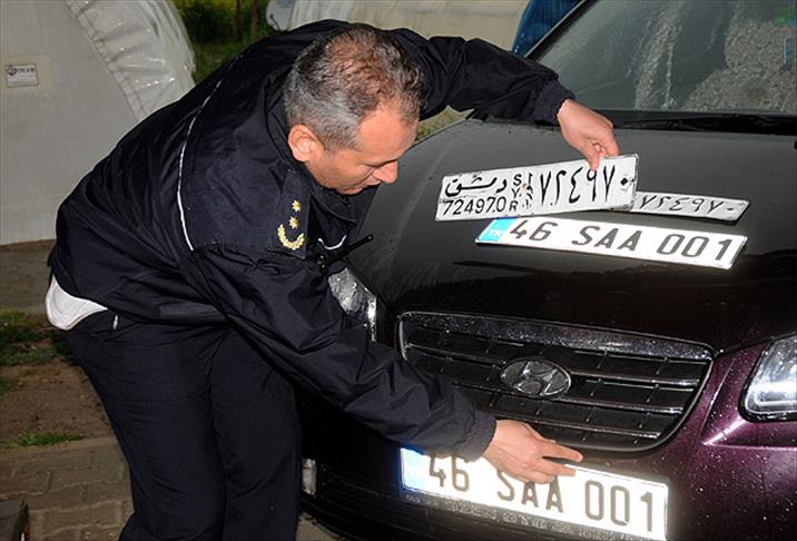 Suriyelilerin araçlarına geçici Türk plakası