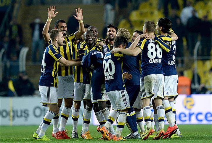 Fenerbahçe zirveye son anda tutundu