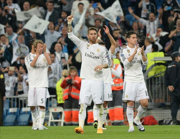 Chicharito's late winner takes Real Madrid to semis