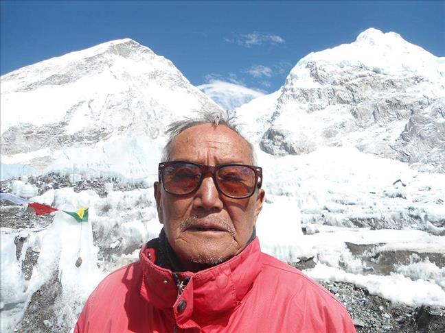 83-year-old Nepali Gurkha out to retake Everest record