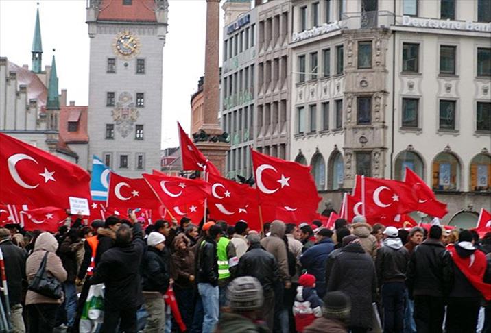 Turkish community protests German parliament's motion on 1915 events