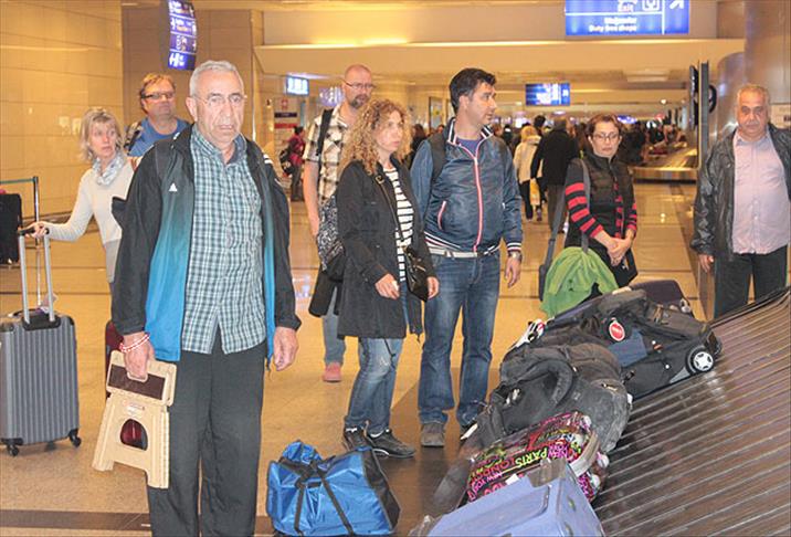 Nepal'den 242 kişi Türkiye'ye geldi